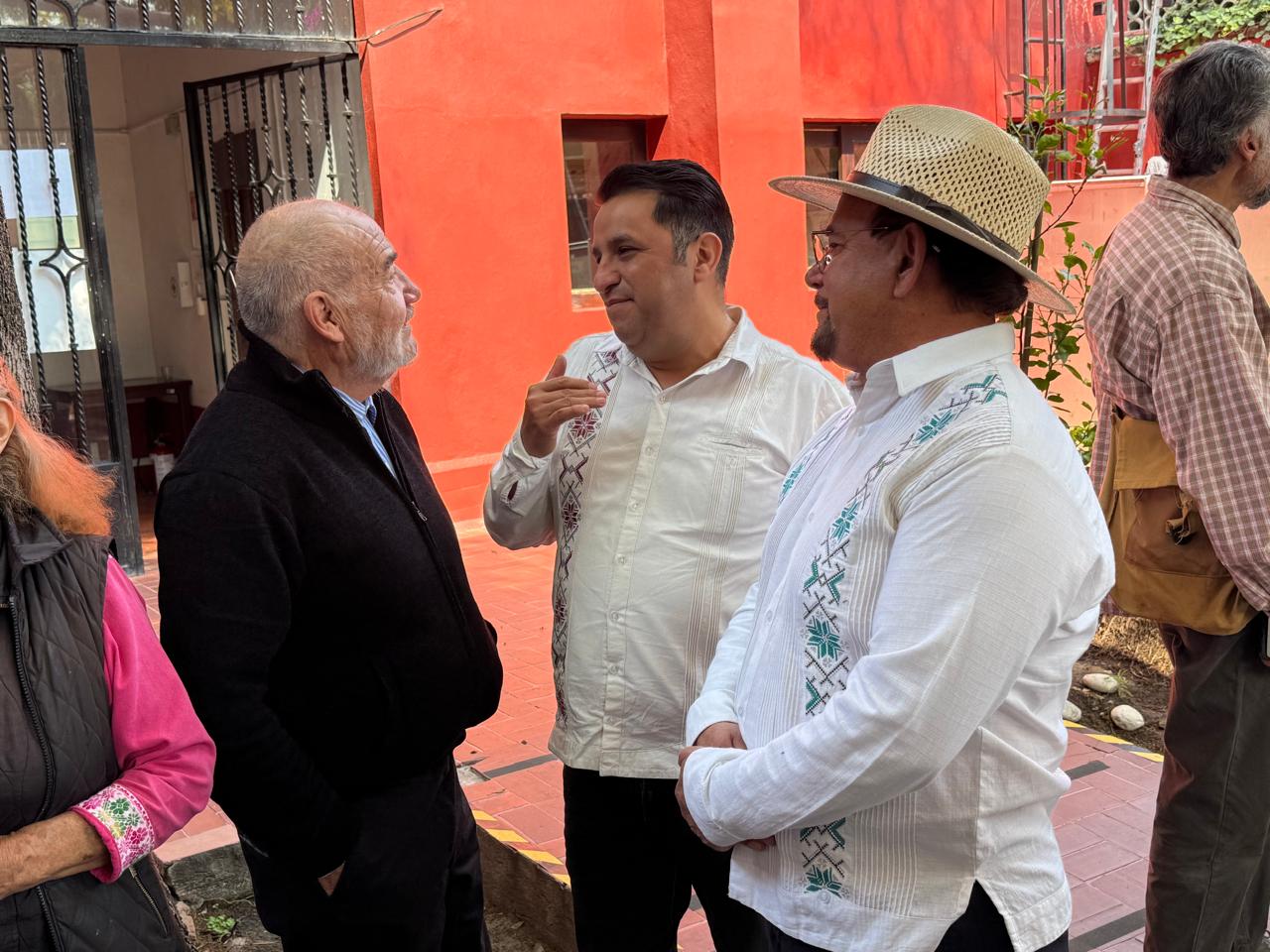 En reunión con José Luis Gutiérrez Nery y Pedro Moctezuma Barragán - Foto 3