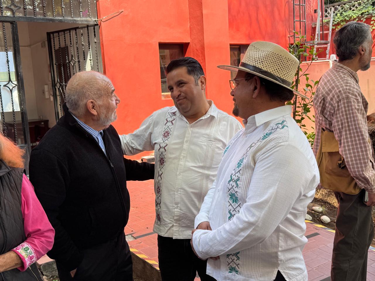 En reunión con José Luis Gutiérrez Nery y Pedro Moctezuma Barragán - Foto 4